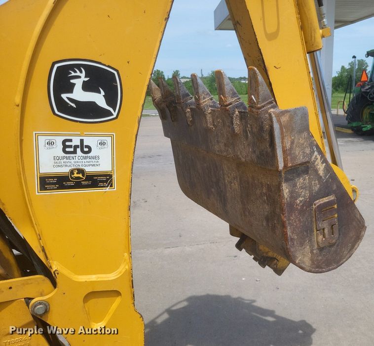 image for item DR4764 2004 John Deere 110 backhoe
