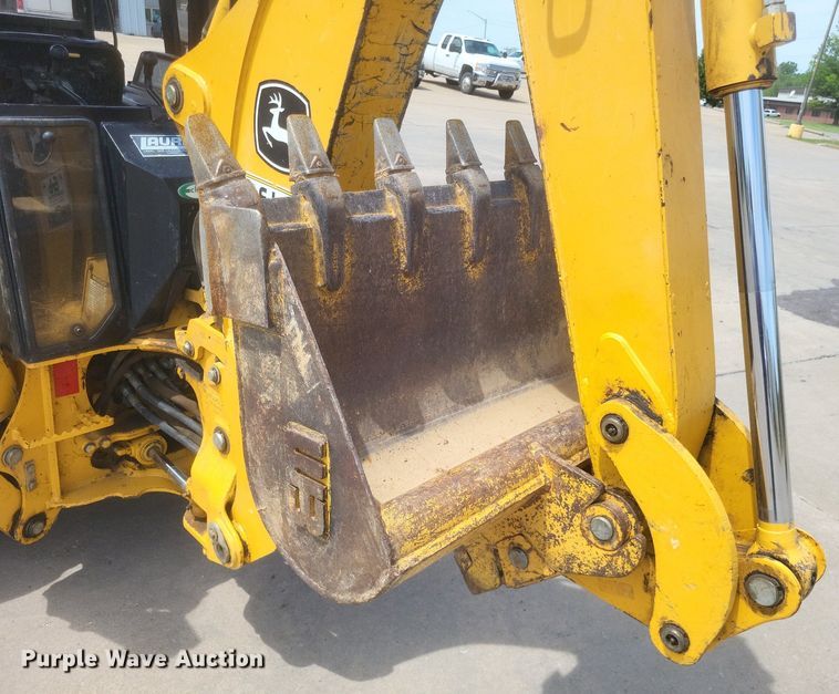 image for item DR4764 2004 John Deere 110 backhoe