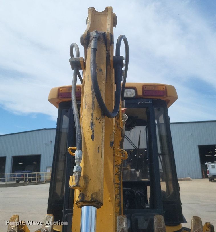 image for item DR4764 2004 John Deere 110 backhoe