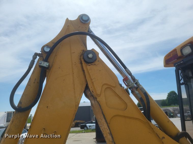 image for item DR4764 2004 John Deere 110 backhoe