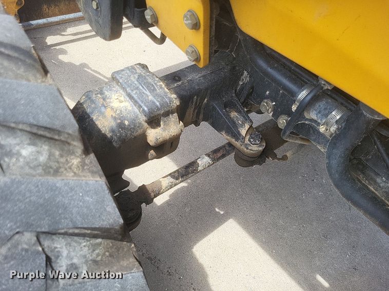 image for item DR4764 2004 John Deere 110 backhoe