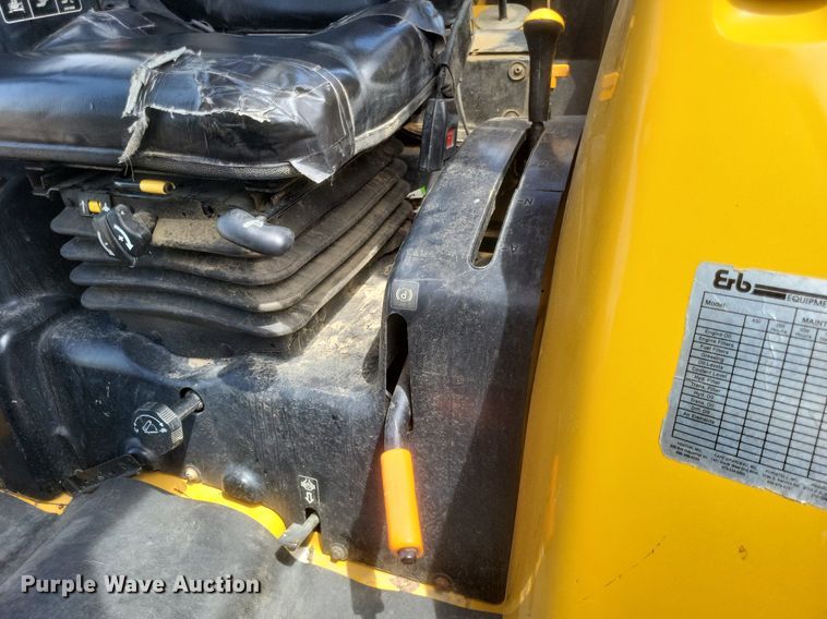 image for item DR4764 2004 John Deere 110 backhoe