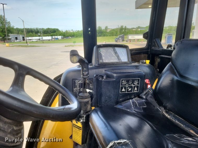 image for item DR4764 2004 John Deere 110 backhoe