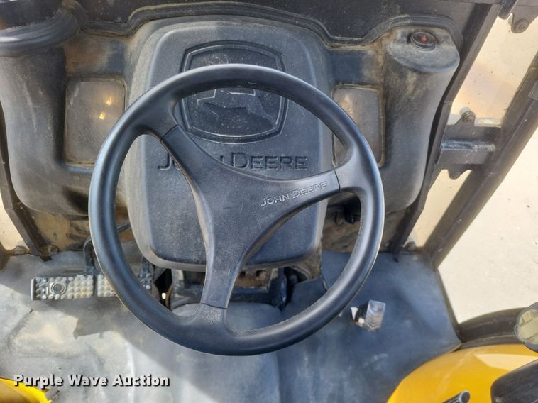 image for item DR4764 2004 John Deere 110 backhoe