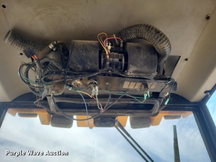 image for item DR4764 2004 John Deere 110 backhoe