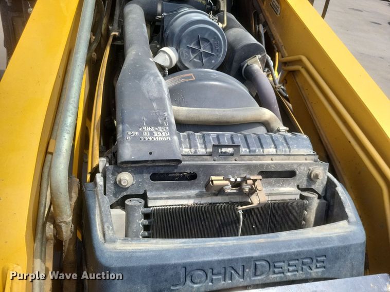 image for item DR4764 2004 John Deere 110 backhoe