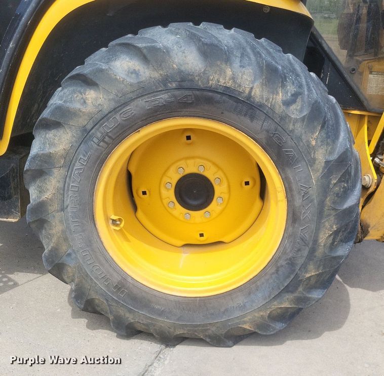 image for item DR4764 2004 John Deere 110 backhoe