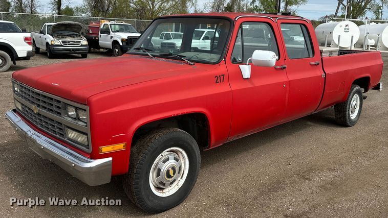 image for item EH5493 1991 Chevrolet  C3500 Crew Cab pickup truck