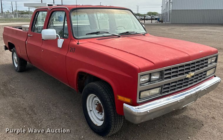 image for item EH5493 1991 Chevrolet  C3500 Crew Cab pickup truck