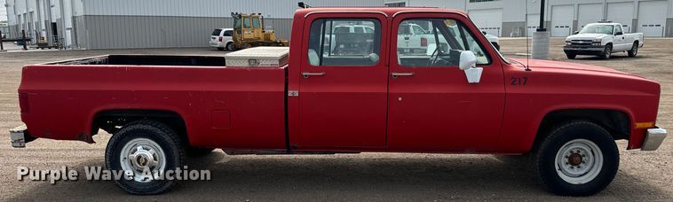 image for item EH5493 1991 Chevrolet  C3500 Crew Cab pickup truck
