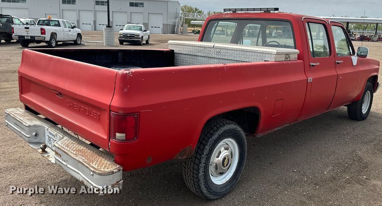 image for item EH5493 1991 Chevrolet  C3500 Crew Cab pickup truck