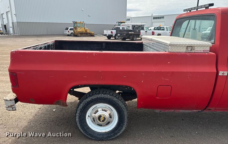 image for item EH5493 1991 Chevrolet  C3500 Crew Cab pickup truck