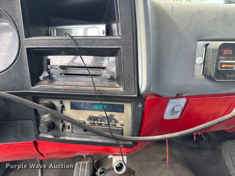 image for item EH5493 1991 Chevrolet  C3500 Crew Cab pickup truck