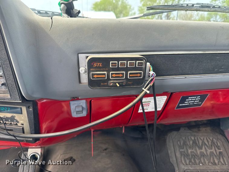 image for item EH5493 1991 Chevrolet  C3500 Crew Cab pickup truck