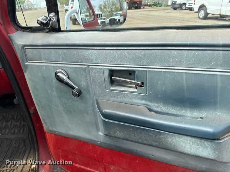 image for item EH5493 1991 Chevrolet  C3500 Crew Cab pickup truck