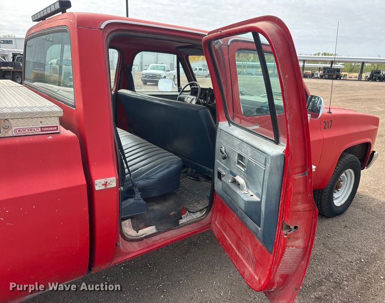 image for item EH5493 1991 Chevrolet  C3500 Crew Cab pickup truck