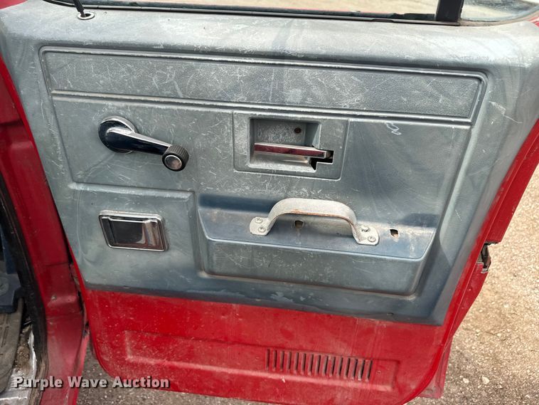 image for item EH5493 1991 Chevrolet  C3500 Crew Cab pickup truck