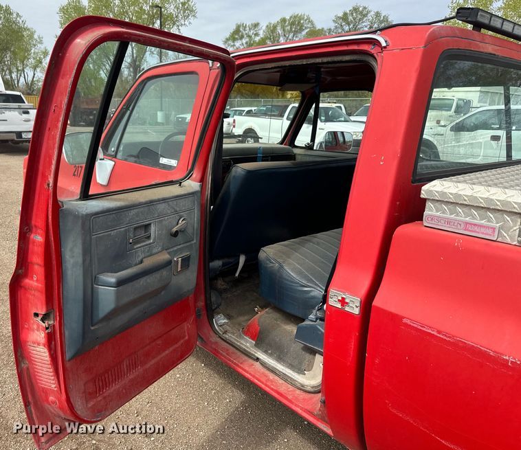 image for item EH5493 1991 Chevrolet  C3500 Crew Cab pickup truck