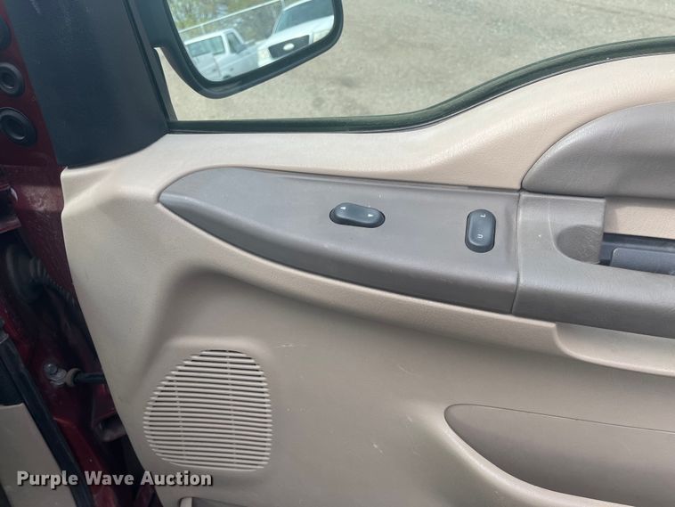 image for item EH5500 2000 Ford Excursion XLT SUV