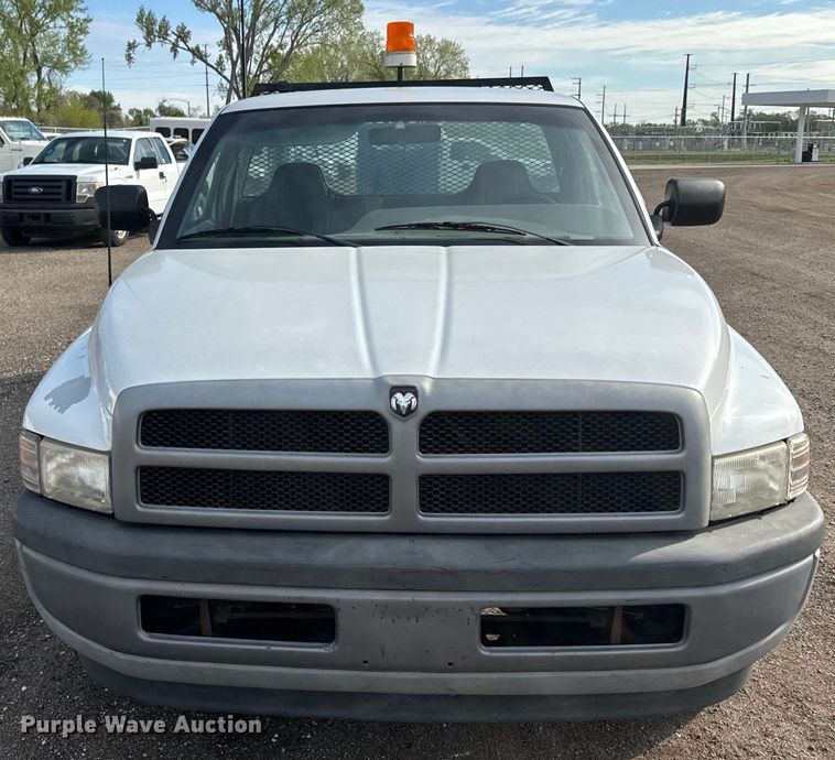 image for item EH5503 1996 Dodge Ram 1500 flatbed pickup truck