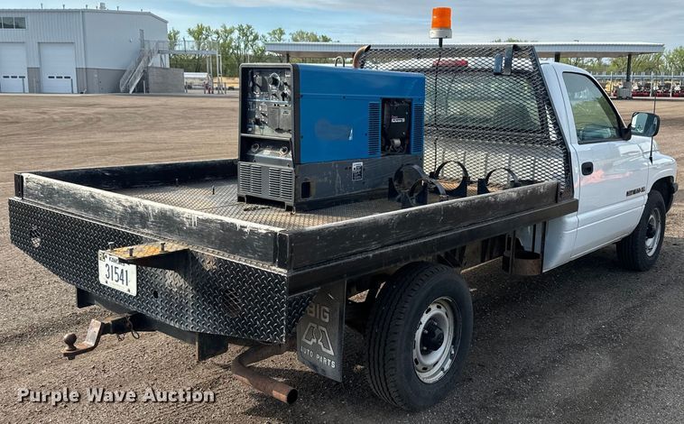 image for item EH5503 1996 Dodge Ram 1500 flatbed pickup truck