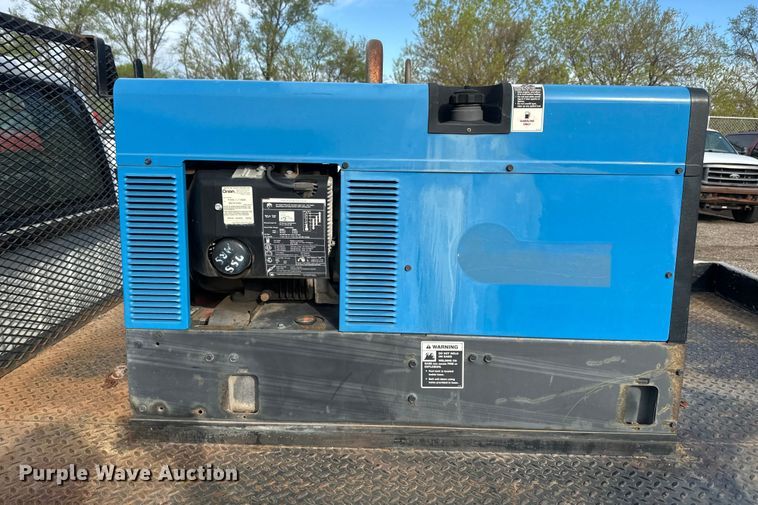 image for item EH5503 1996 Dodge Ram 1500 flatbed pickup truck