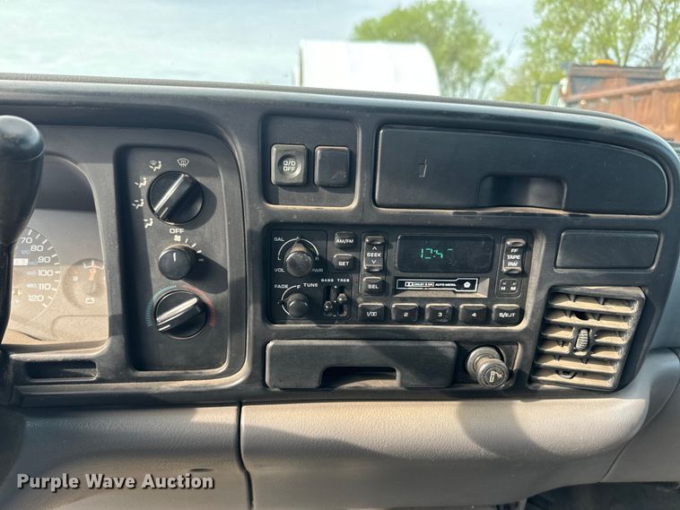 image for item EH5503 1996 Dodge Ram 1500 flatbed pickup truck