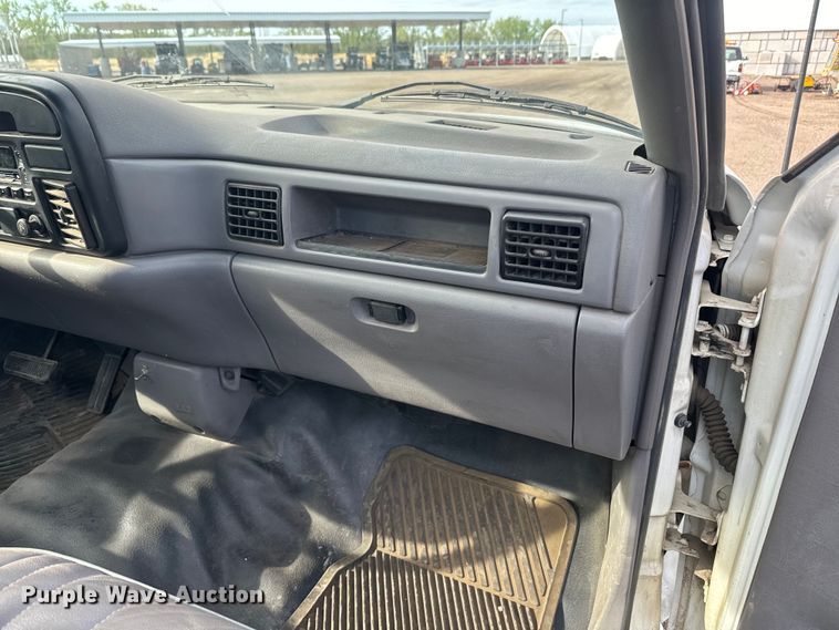 image for item EH5503 1996 Dodge Ram 1500 flatbed pickup truck