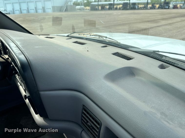 image for item EH5503 1996 Dodge Ram 1500 flatbed pickup truck