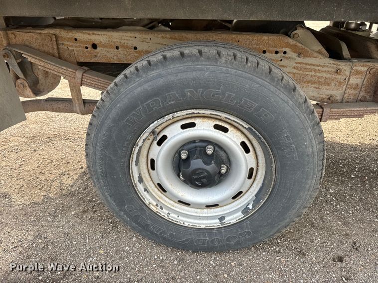 image for item EH5503 1996 Dodge Ram 1500 flatbed pickup truck