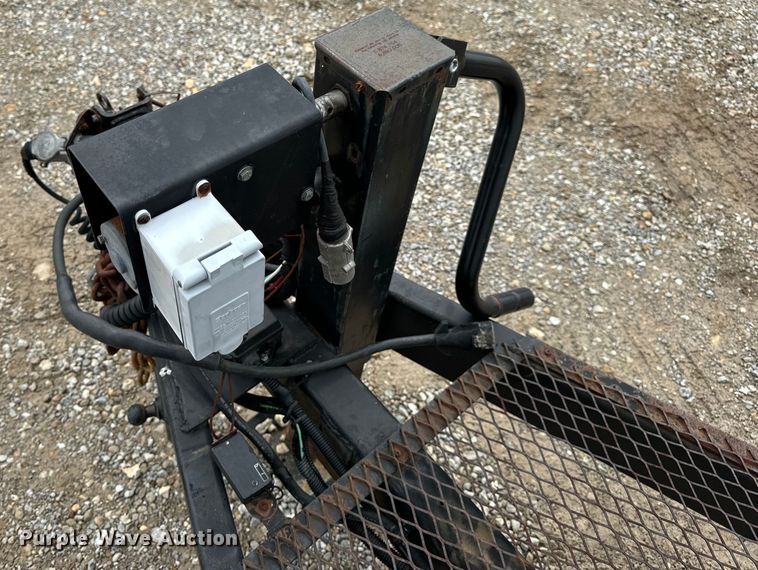 image for item EH6701 2005 Jensen office trailer