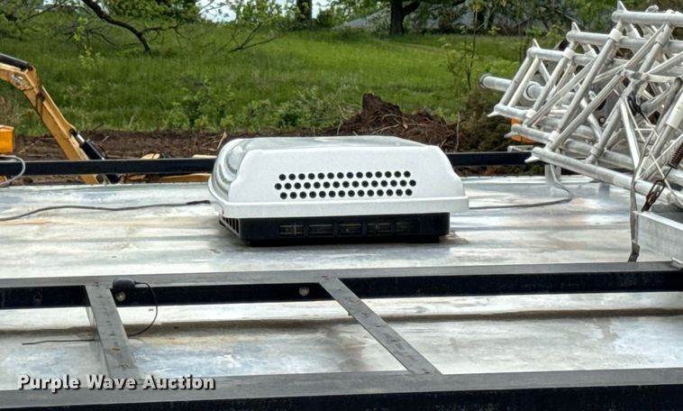 image for item EH6701 2005 Jensen office trailer