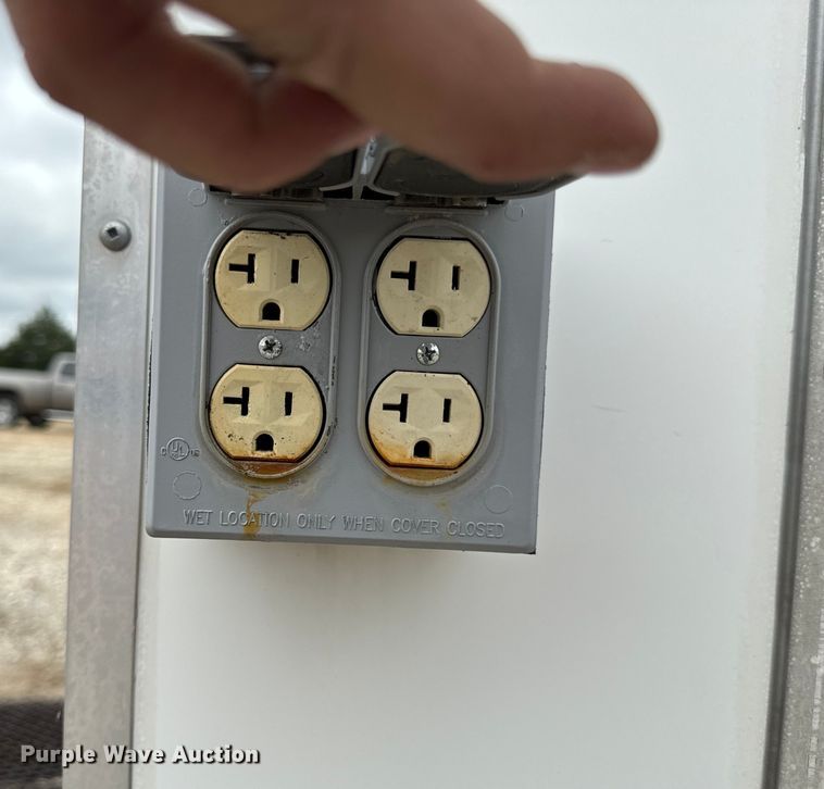 image for item EH6701 2005 Jensen office trailer