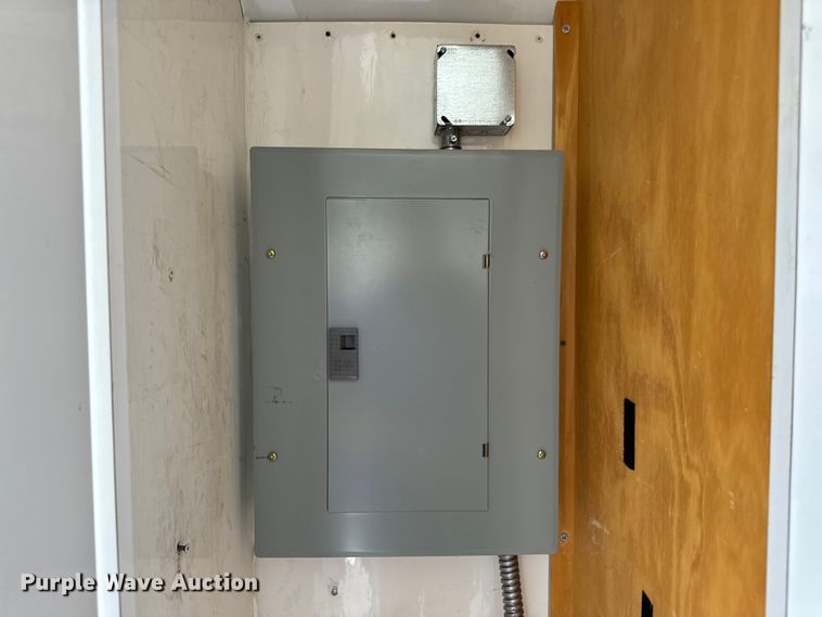 image for item EH6701 2005 Jensen office trailer