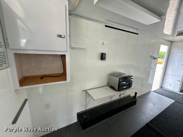 image for item EH6701 2005 Jensen office trailer