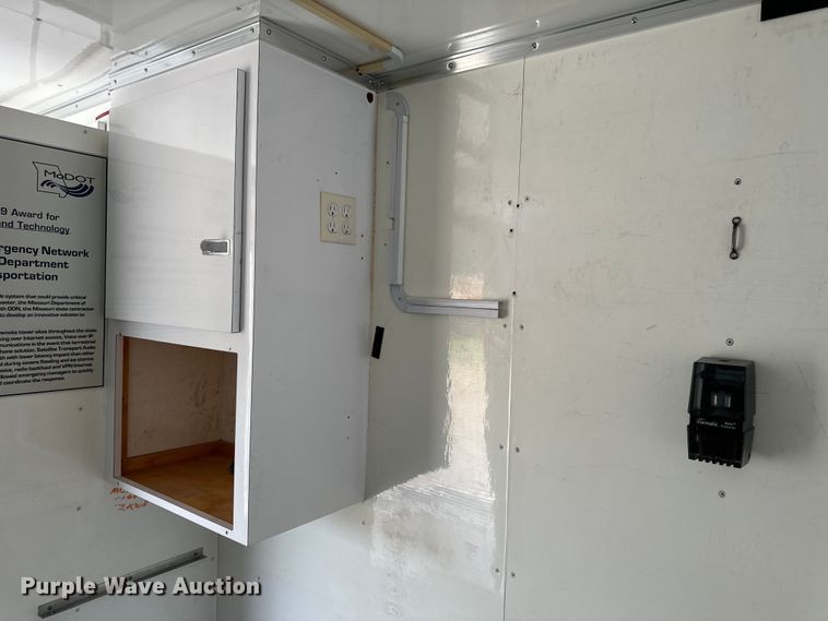 image for item EH6701 2005 Jensen office trailer