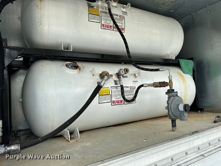 image for item EH6701 2005 Jensen office trailer