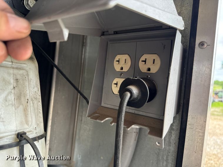 image for item EH6701 2005 Jensen office trailer