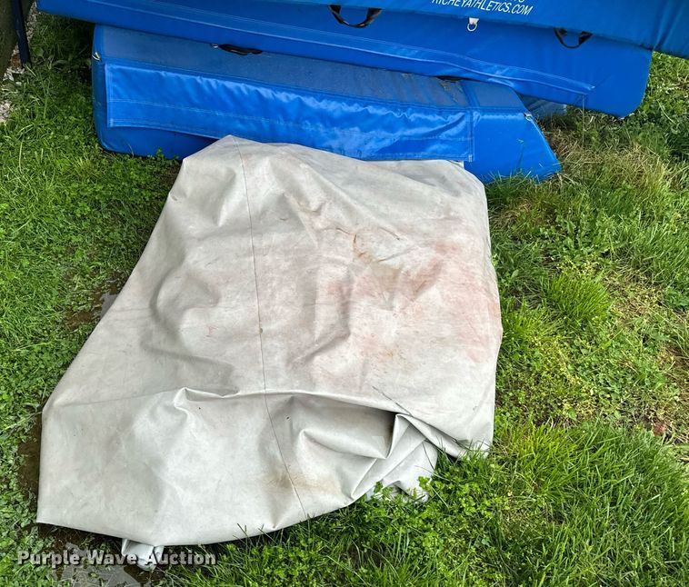 image for item EH6718 Pole vaulting equipment