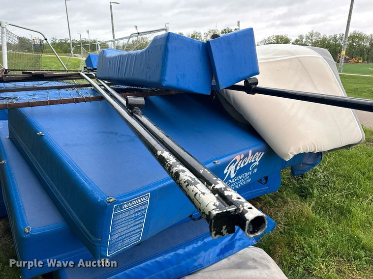 image for item EH6718 Pole vaulting equipment