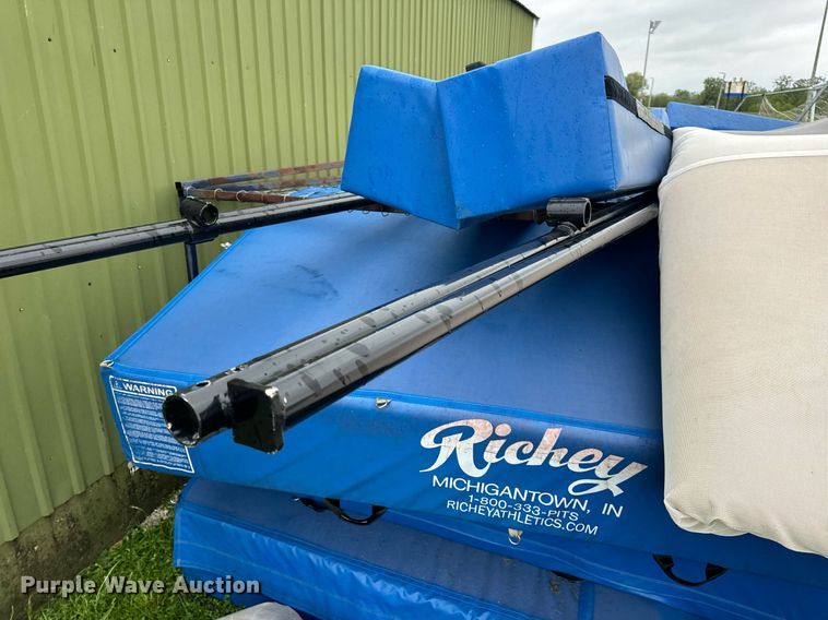 image for item EH6718 Pole vaulting equipment