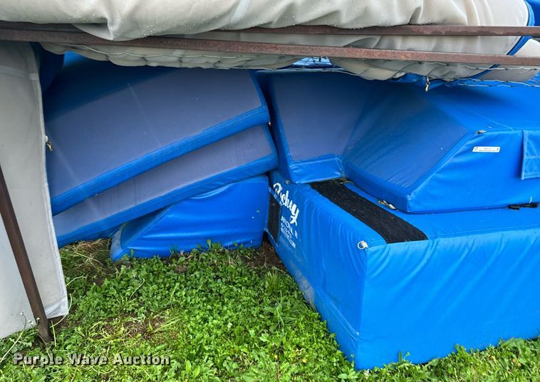 image for item EH6718 Pole vaulting equipment