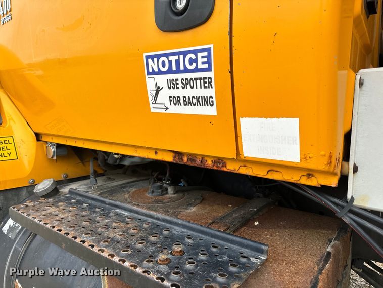 image for item EH6729 2004 International 7400 dump truck