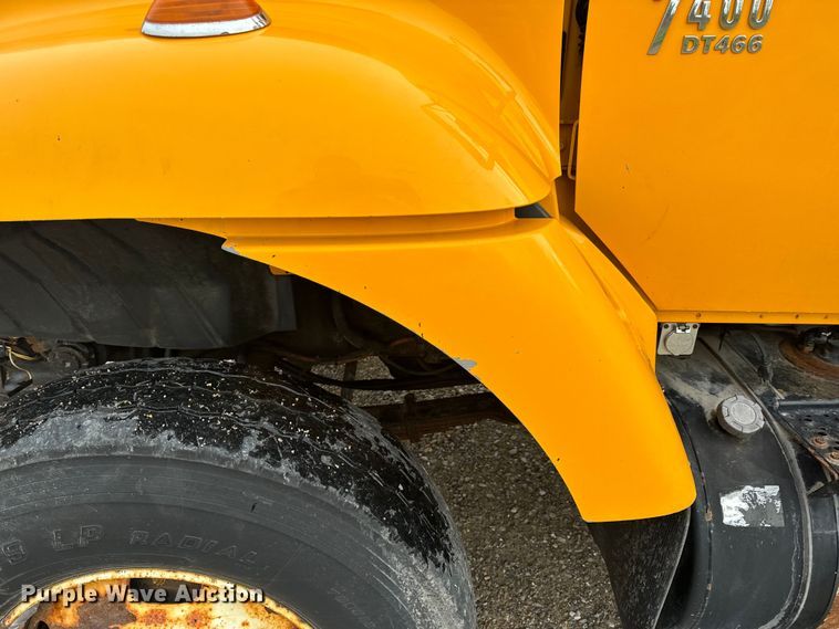 image for item EH6729 2004 International 7400 dump truck