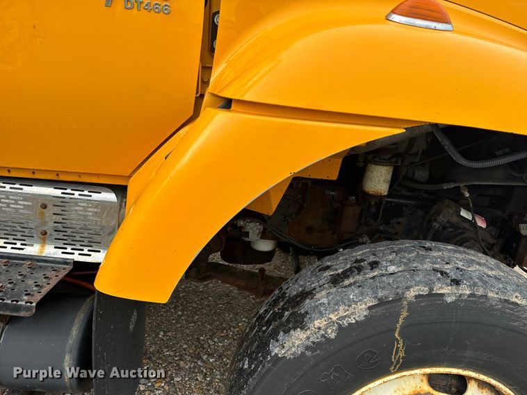 image for item EH6729 2004 International 7400 dump truck