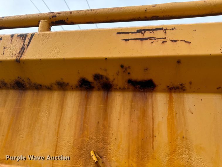 image for item EH6729 2004 International 7400 dump truck