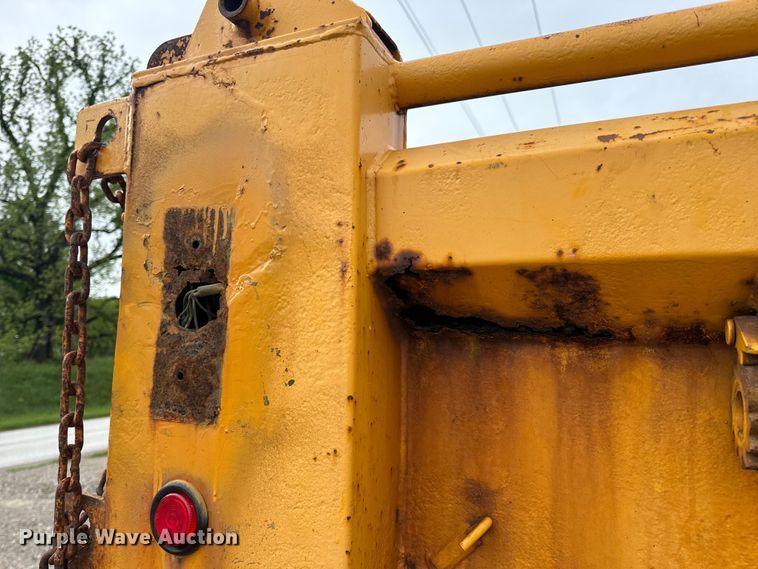 image for item EH6729 2004 International 7400 dump truck