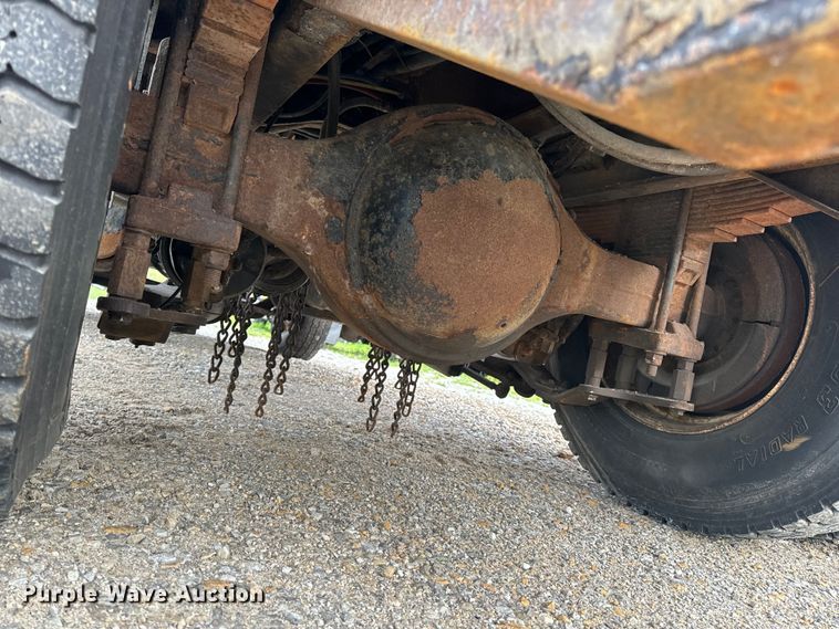 image for item EH6729 2004 International 7400 dump truck