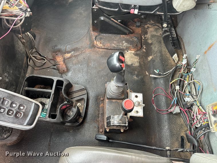 image for item EH6729 2004 International 7400 dump truck