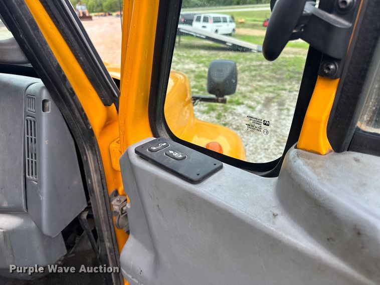 image for item EH6729 2004 International 7400 dump truck